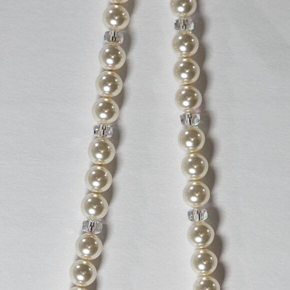 Genuine Swarovski Simulated Pearl & Crystal 19" Necklace NWT and Box! - Picture 9 of 11